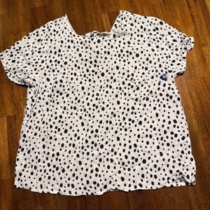 NWT $34 A&F V-Back Top in WHITE DOT - XS!